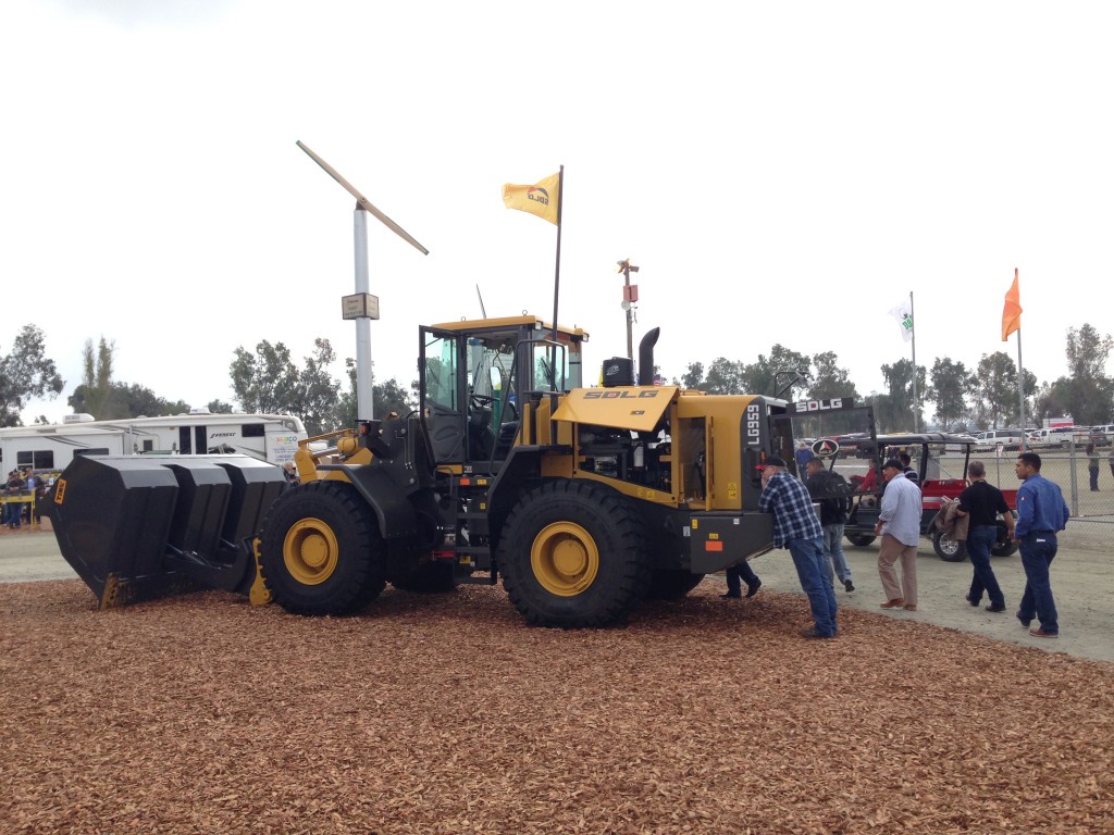SDLG introduces new loader at World Ag Expo